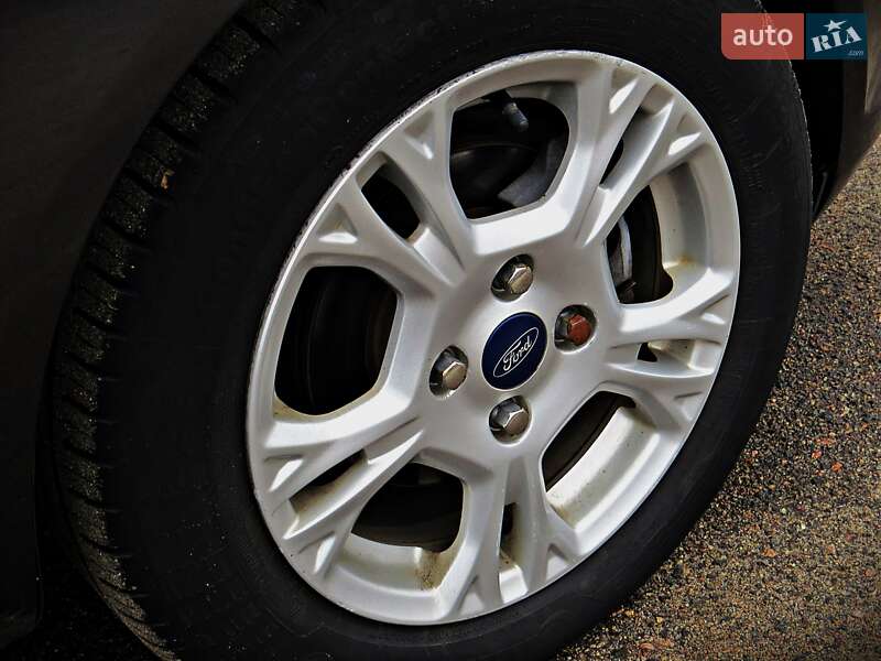 Седан Ford Fiesta 2014 в Черкассах фото 5 Седан Ford Fiesta 2014 в Черкассах