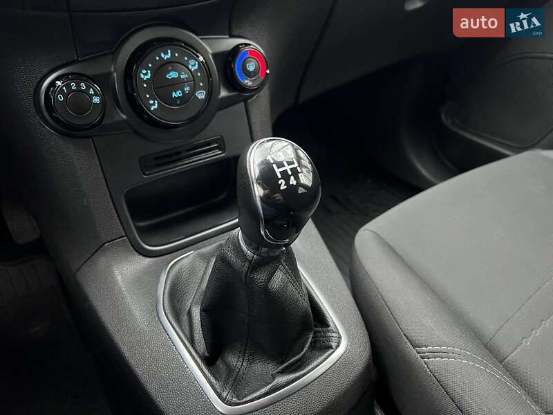 Хетчбек Ford Fiesta 2013 в Києві