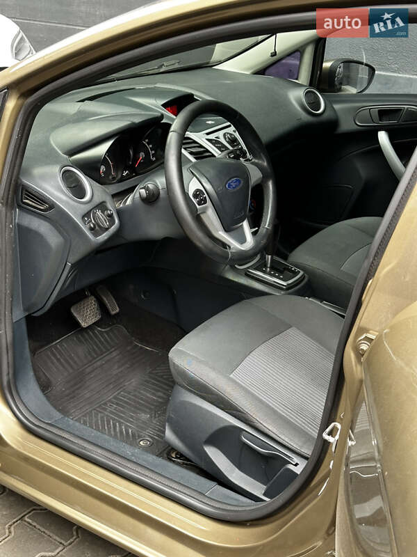 Хэтчбек Ford Fiesta 2012 в Одессе