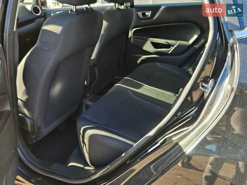 Хетчбек Ford Fiesta 2014 в Києві