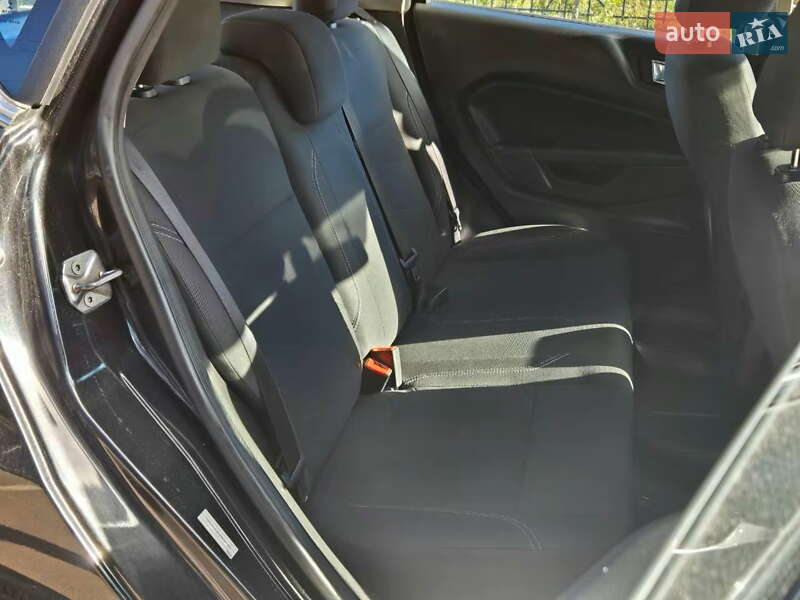 Хетчбек Ford Fiesta 2014 в Києві