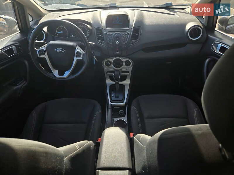 Хетчбек Ford Fiesta 2014 в Києві