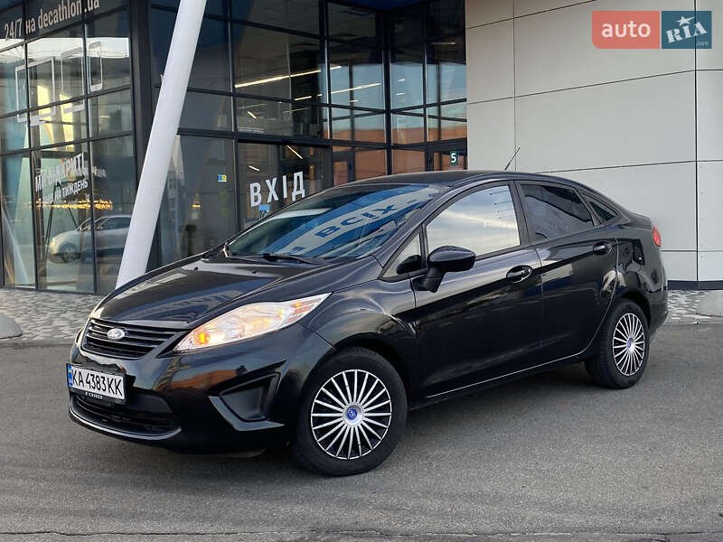 Седан Ford Fiesta 2013 в Києві фото 5 Седан Ford Fiesta 2013 в Києві