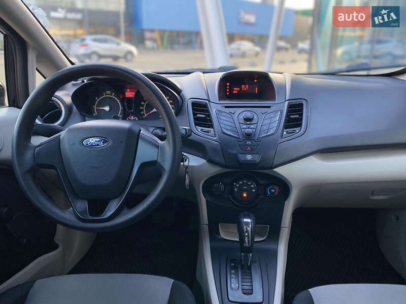 Седан Ford Fiesta 2013 в Києві фото 15 Седан Ford Fiesta 2013 в Києві