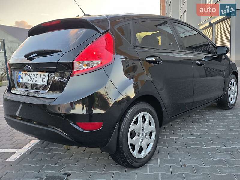 Хэтчбек Ford Fiesta 2013 в Хмельницком