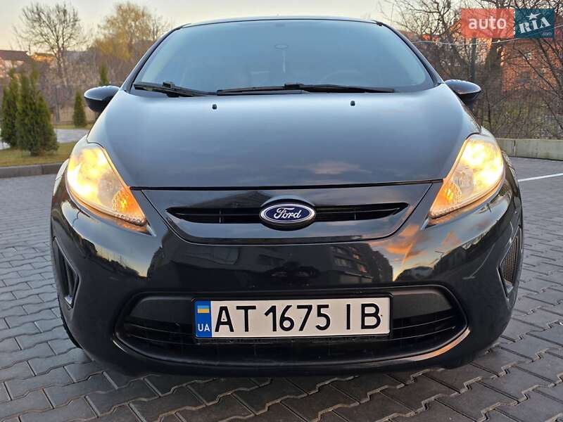 Хэтчбек Ford Fiesta 2013 в Хмельницком