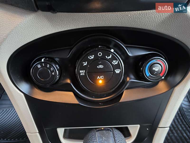 Хэтчбек Ford Fiesta 2013 в Хмельницком