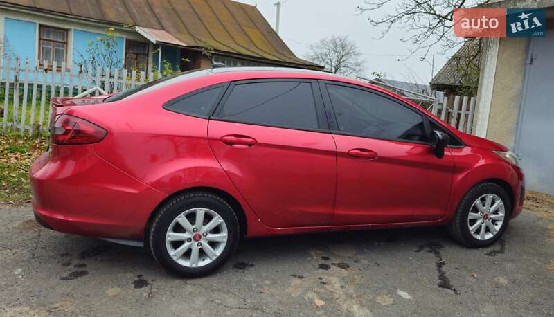 Седан Ford Fiesta 2011 в Хмельницькому