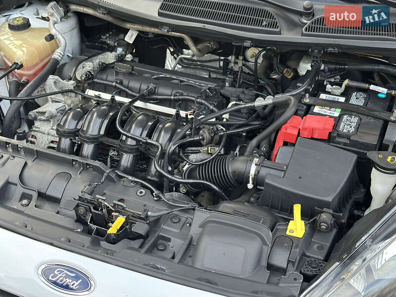 Седан Ford Fiesta 2015 в Миколаєві