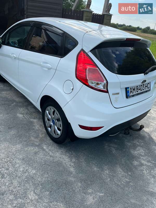 Хэтчбек Ford Fiesta 2013 в Звягеле