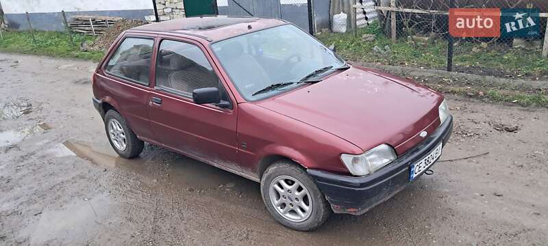 Хэтчбек Ford Fiesta 1992 в Хотине