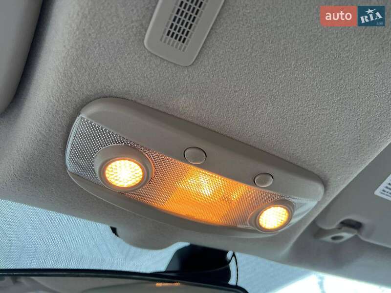 Седан Ford Fiesta 2015 в Львові