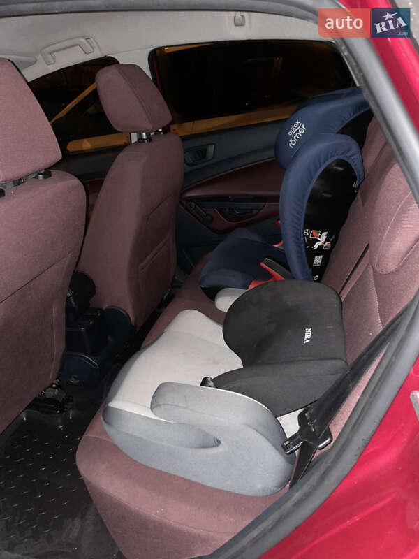 Хетчбек Ford Fiesta 2011 в Києві