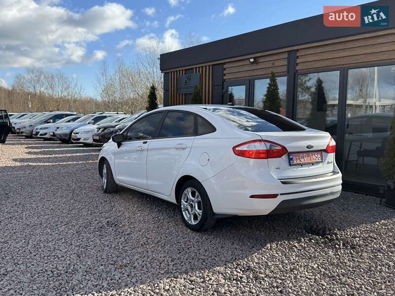 Седан Ford Fiesta 2016 в Дрогобичі