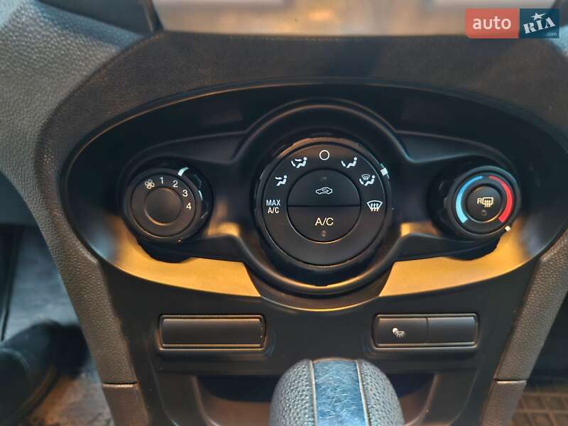 Хэтчбек Ford Fiesta 2011 в Николаеве