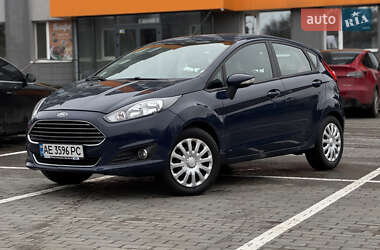 Хэтчбек Ford Fiesta 2015 в Днепре