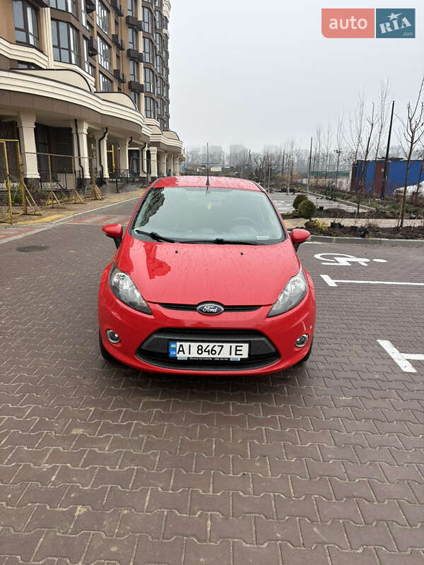 Хетчбек Ford Fiesta 2012 в Софіївській Борщагівці