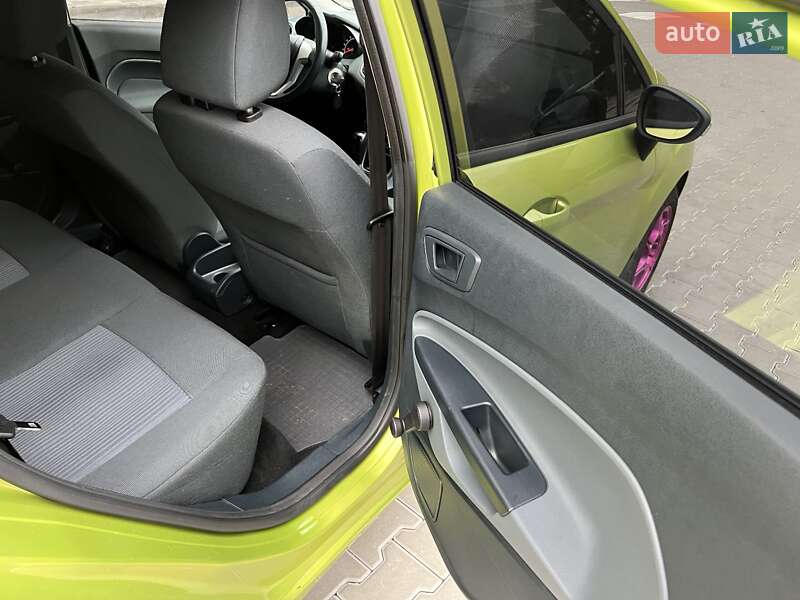 Хетчбек Ford Fiesta 2011 в Фастові