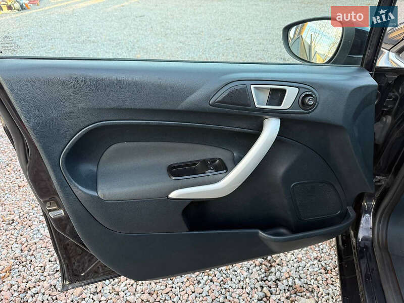 Хэтчбек Ford Fiesta 2012 в Стрые