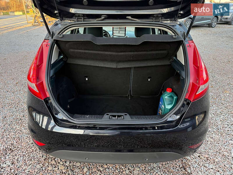 Хэтчбек Ford Fiesta 2012 в Стрые
