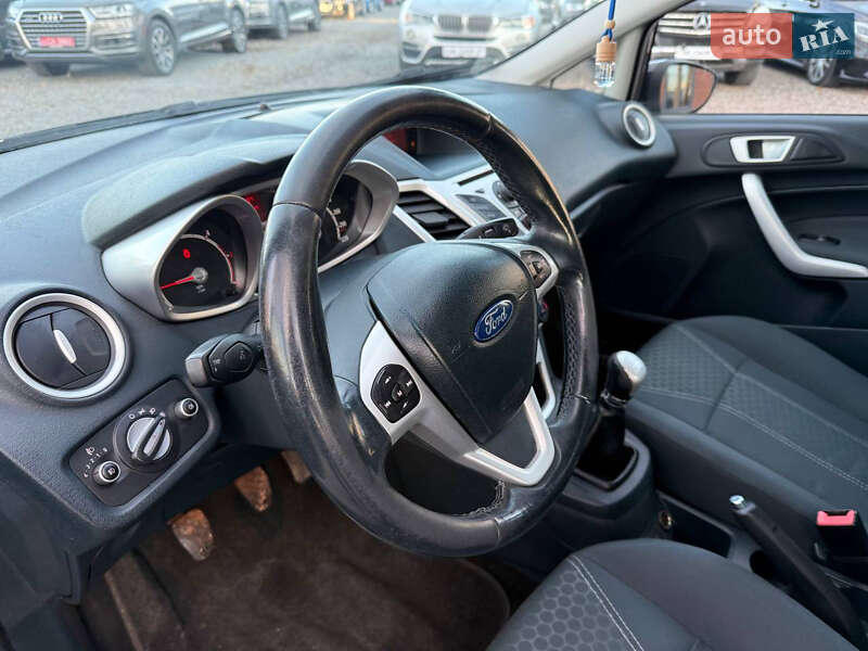Хэтчбек Ford Fiesta 2012 в Стрые