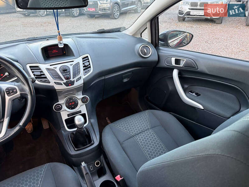 Хэтчбек Ford Fiesta 2012 в Стрые