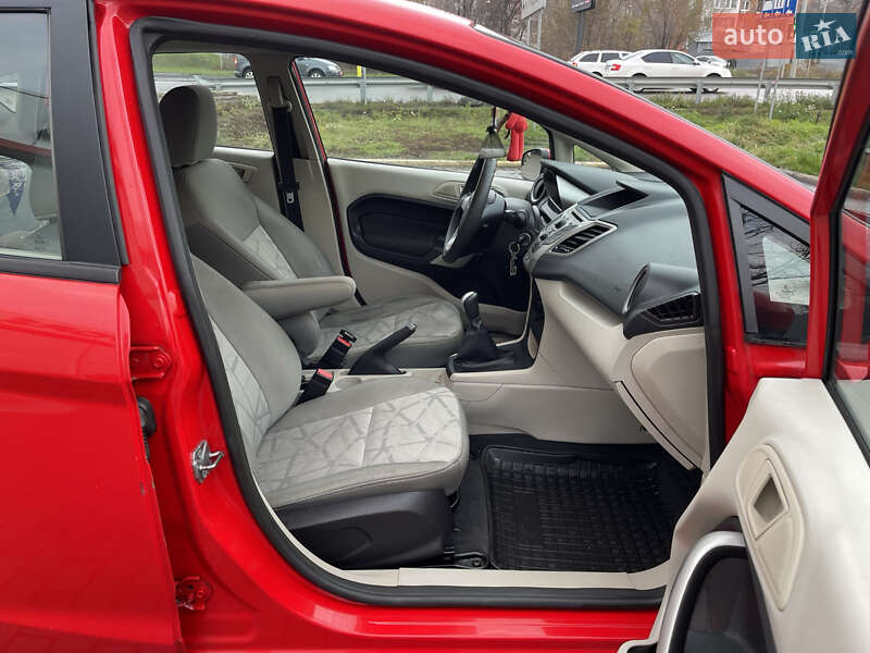 Хэтчбек Ford Fiesta 2012 в Полтаве