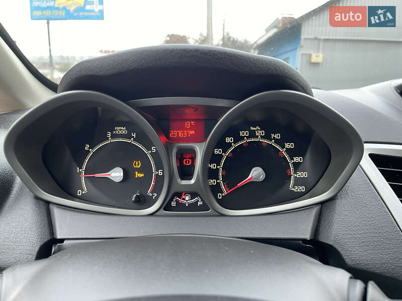 Хэтчбек Ford Fiesta 2012 в Полтаве