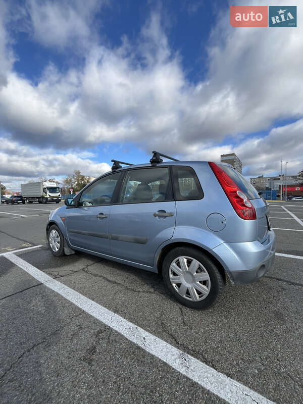 Хэтчбек Ford Fiesta 2006 в Киеве