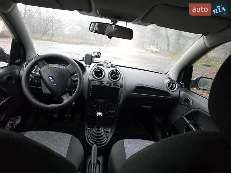 Хэтчбек Ford Fiesta 2008 в Киеве