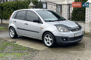 Хэтчбек Ford Fiesta 2008 в Виноградове