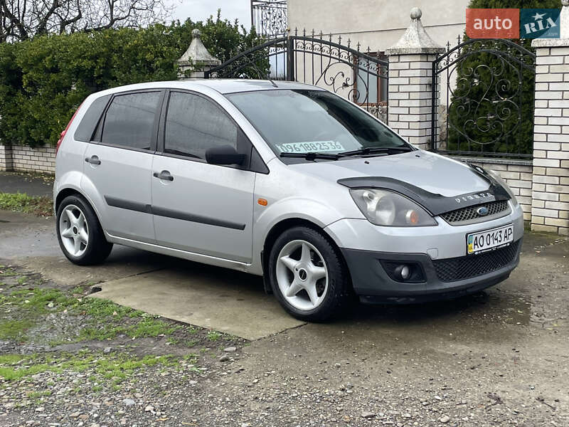 Хетчбек Ford Fiesta 2008 в Виноградові