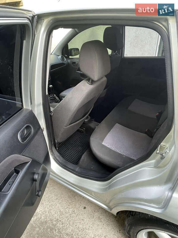 Хетчбек Ford Fiesta 2008 в Виноградові