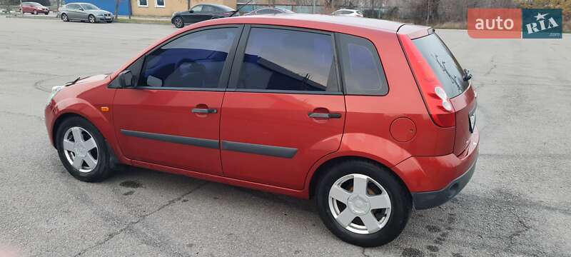 Хэтчбек Ford Fiesta 2008 в Днепре