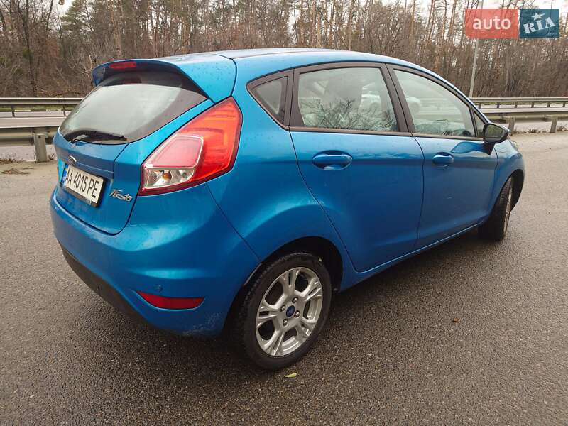Хетчбек Ford Fiesta 2016 в Києві