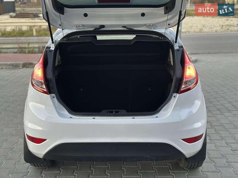 Хетчбек Ford Fiesta 2017 в Тернополі