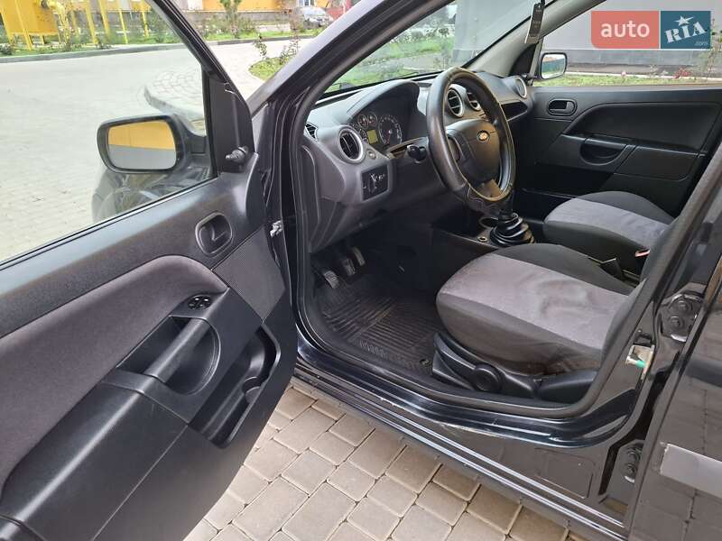 Хэтчбек Ford Fiesta 2007 в Одессе