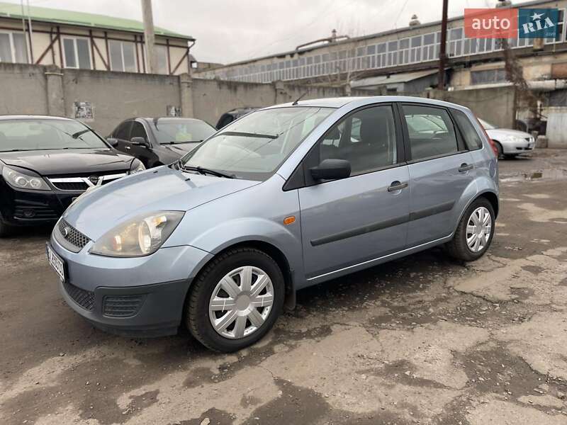 Хэтчбек Ford Fiesta 2006 в Полтаве
