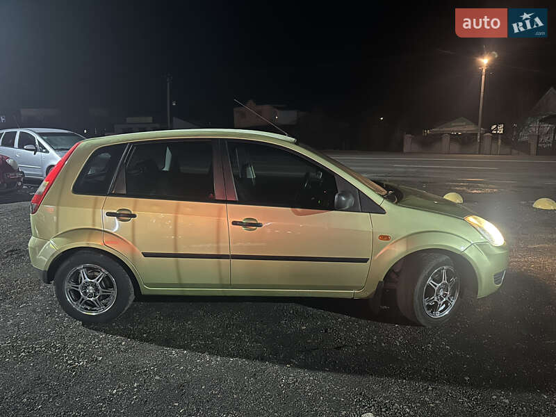 Хетчбек Ford Fiesta 2005 в Івано-Франківську
