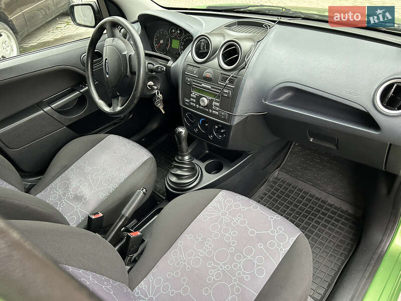 Хетчбек Ford Fiesta 2006 в Івано-Франківську