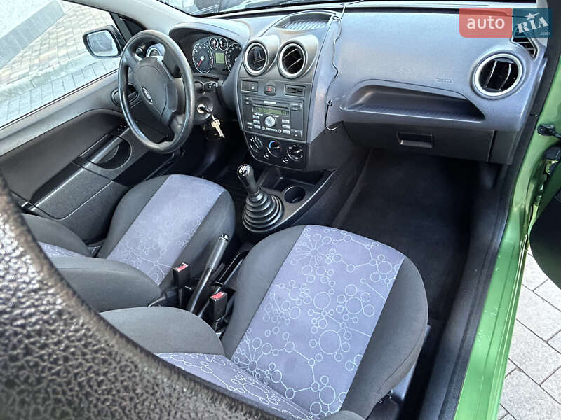 Хетчбек Ford Fiesta 2006 в Івано-Франківську