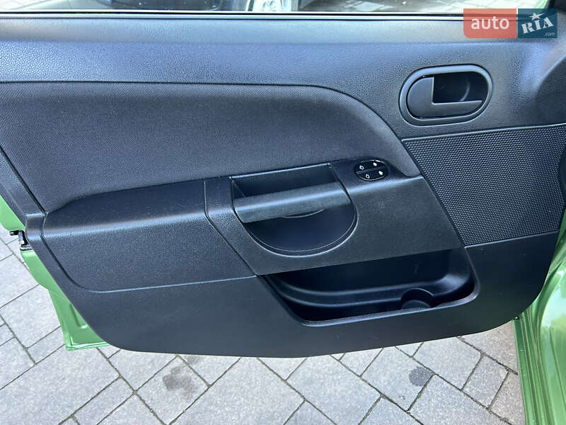 Хетчбек Ford Fiesta 2006 в Івано-Франківську