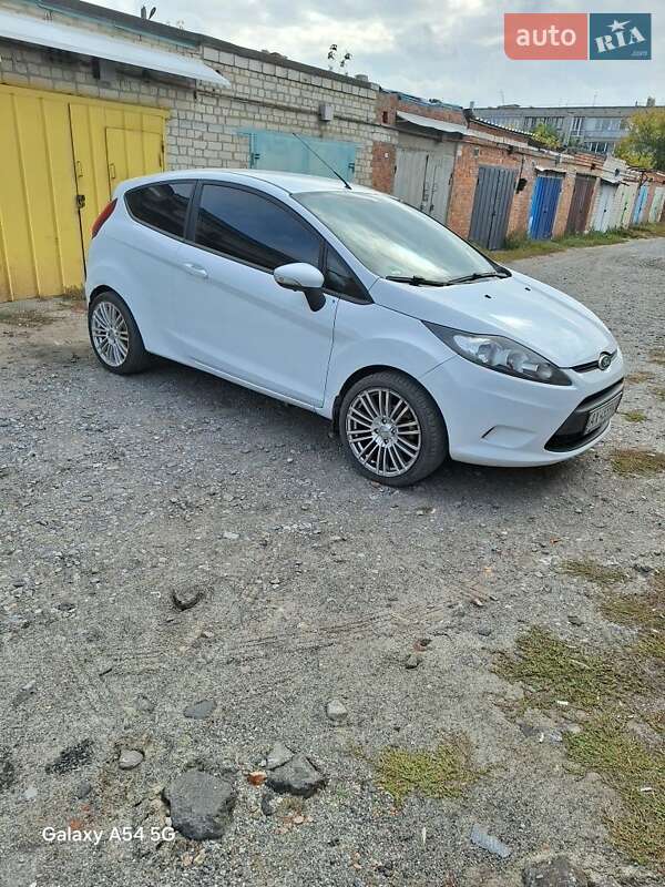 Хетчбек Ford Fiesta 2010 в Харкові