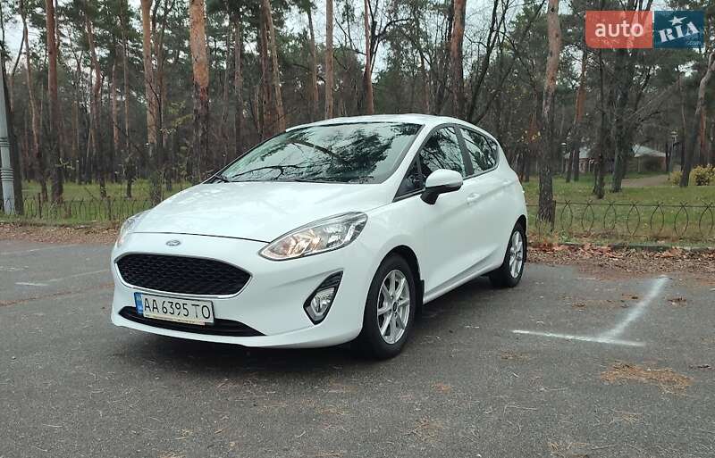 Хэтчбек Ford Fiesta 2017 в Киеве
