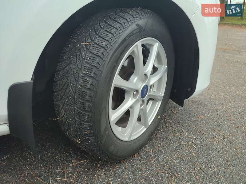 Хэтчбек Ford Fiesta 2017 в Киеве