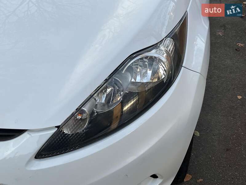 Хетчбек Ford Fiesta 2012 в Києві