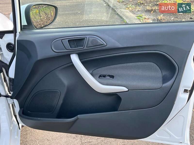 Хетчбек Ford Fiesta 2012 в Києві