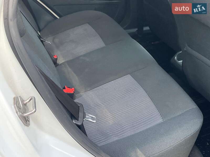 Хетчбек Ford Fiesta 2012 в Києві