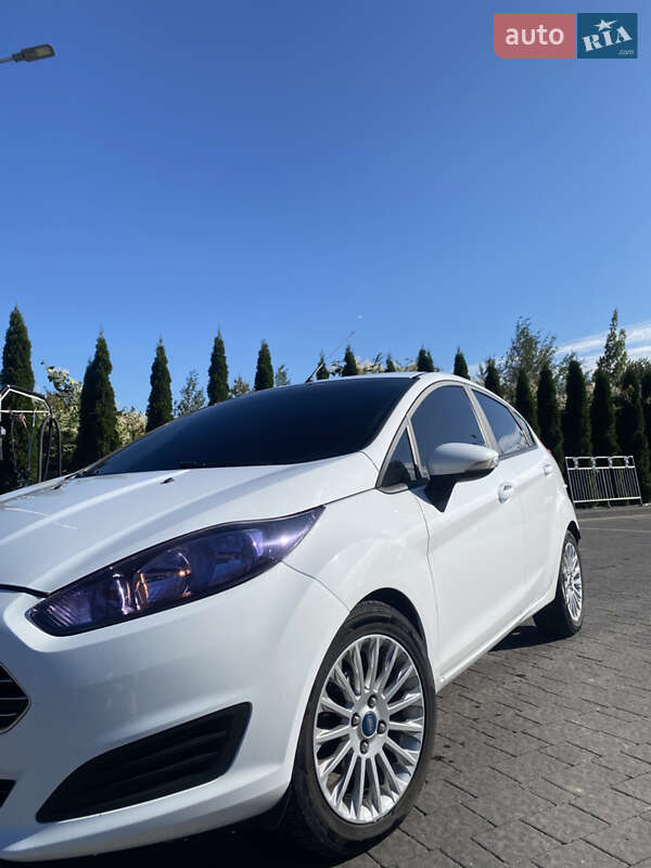 Хетчбек Ford Fiesta 2014 в Надвірній