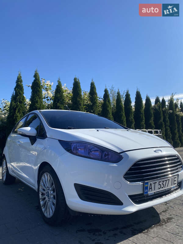 Хетчбек Ford Fiesta 2014 в Надвірній